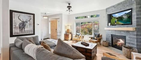 Smart TV, fireplace, offices