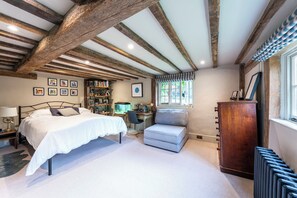 6 soverom, strykejern/-brett, wi-fi (inkludert) og sengetøy