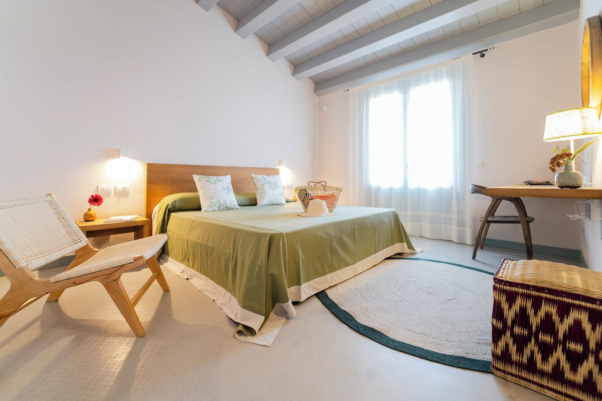 1 bedroom, premium bedding, down duvets, memory-foam beds