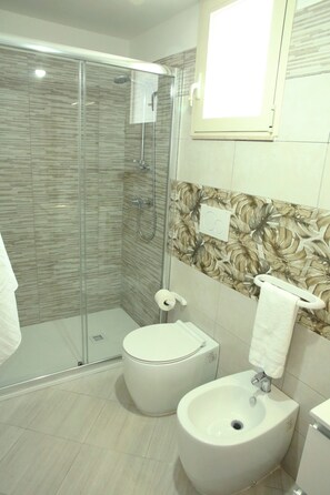 Apartment Carol | Bathroom | Shower - MAURICAROL RESIDENCES  (Presicce-Acquarica)