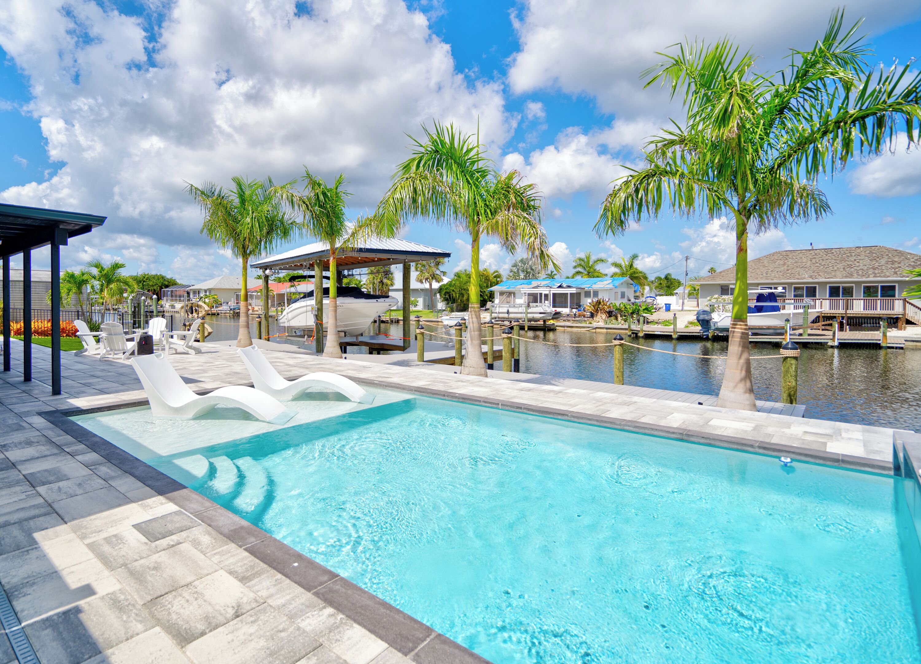 Outstanding 3 BR waterfront pool home in Matlacha Isles/min.to Gulf of Mexico
