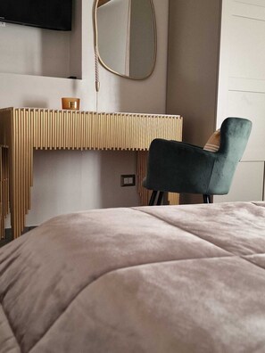 2 bedrooms, in-room safe, iron/ironing board, travel crib