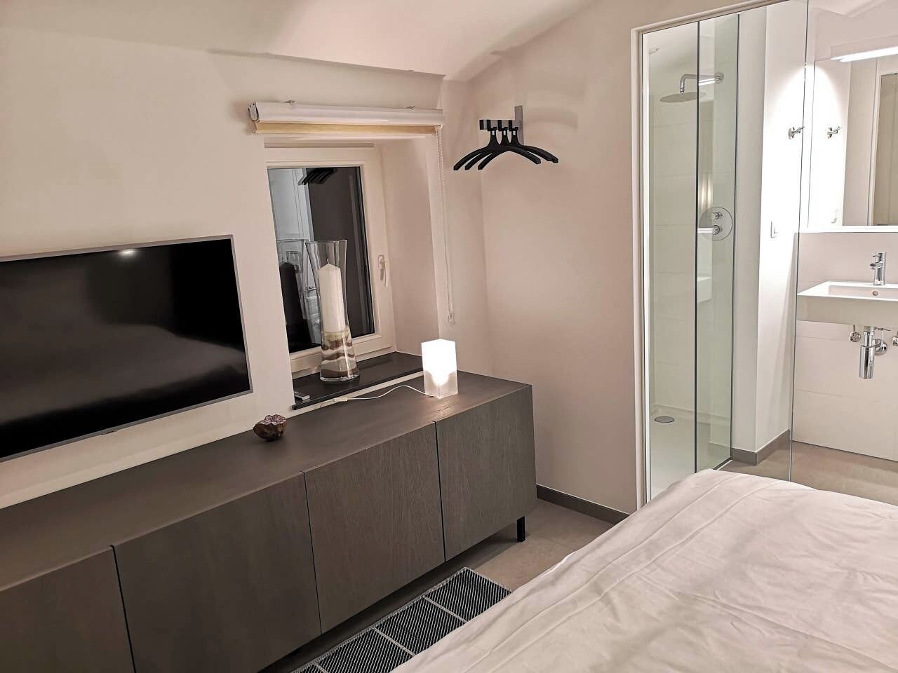 3 bedrooms, iron/ironing board, travel crib, WiFi