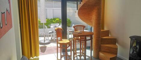 Fernseher, Kamin, Stereoanlage, Arbeitsbereiche