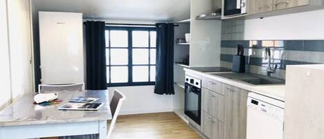 Fridge, microwave, oven, dishwasher