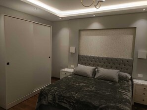 2 bedrooms, iron/ironing board, WiFi - You will enjoy staying in a luxurious apartment in Zamalek with a view  Nile

 (Cairo Governorate)