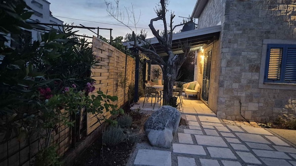 Terrace/patio - Holiday home With partial sea views and terrace (Ugljan)