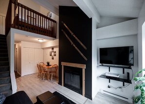 TV, fireplace