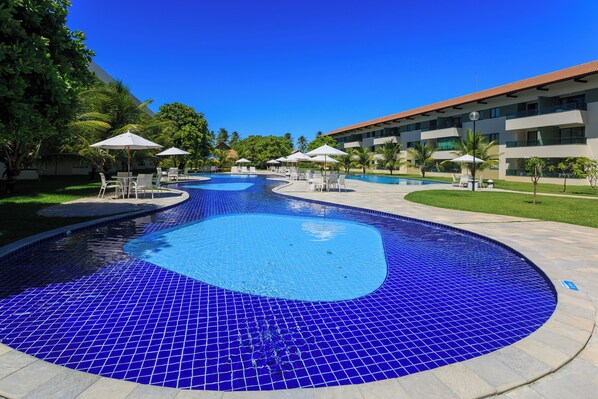 5 indoor pools