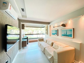 Familienapartment | Wohnbereich | Fernseher