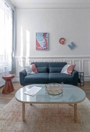 TV - Large apartment with terrace, free parking (Vichy)