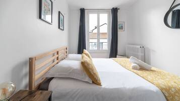 1 Schlafzimmer, Schreibtisch, Bügeleisen/Bügelbrett, Reisekinderbett