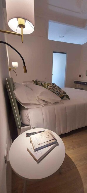 1 室のベッドルーム、WiFi