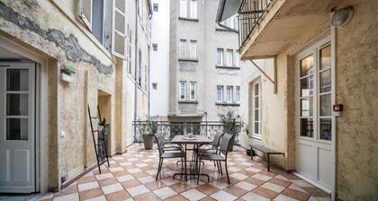 Superbe studio avec terrasse dans immeuble classé
