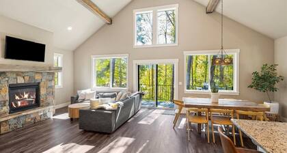 20 mins to your GNP Adventure & Mins to Downtown!