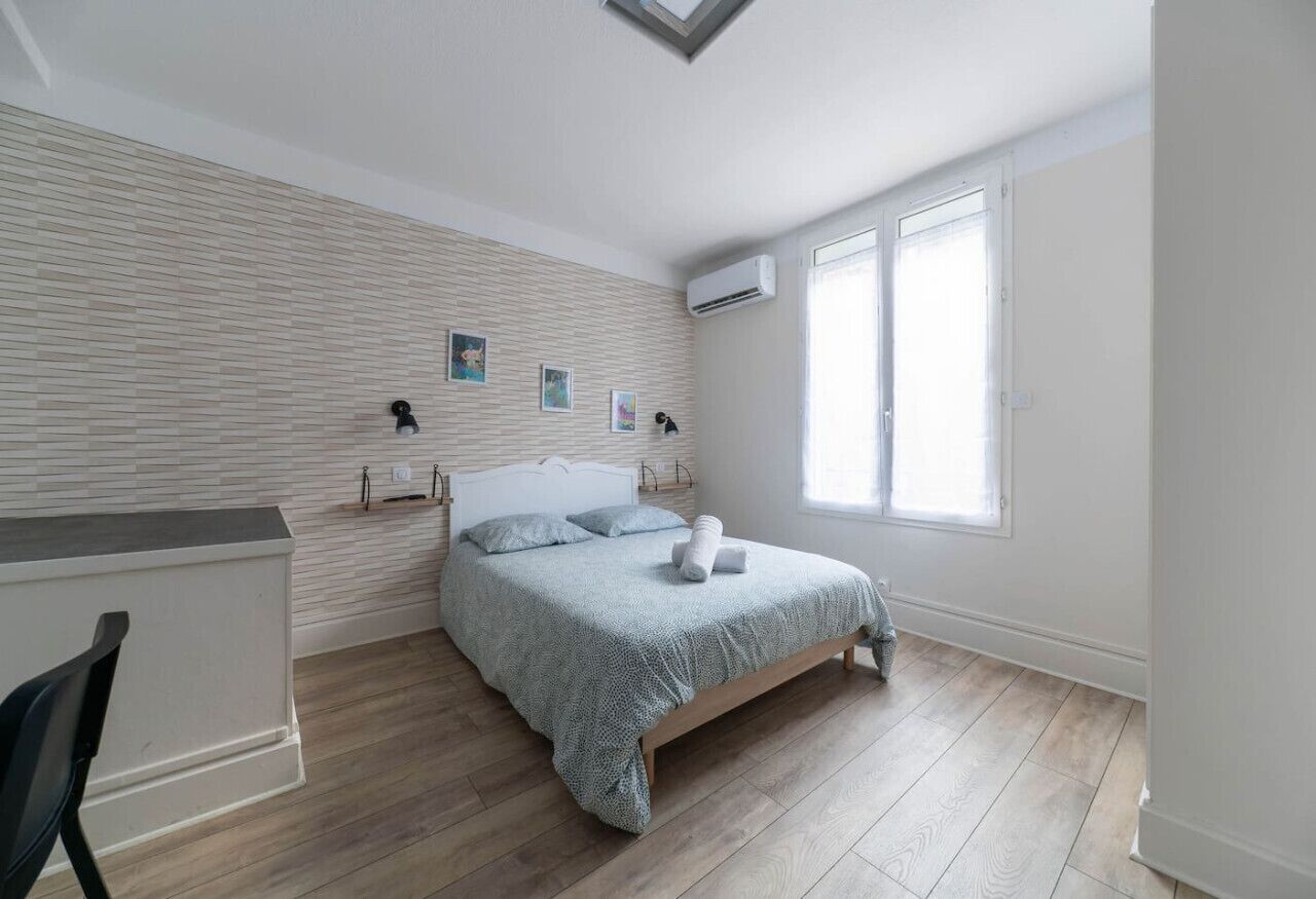 1 slaapkamer, een strijkplank/strijkijzer, reisbedje, gratis wifi