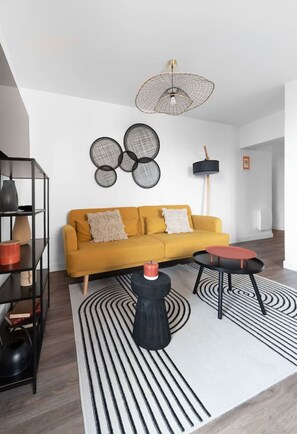 TV - Grand Appartement design avec parking privé (Clermont-Ferrand)