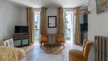 1 slaapkamer, een strijkplank/strijkijzer, reisbedje, gratis wifi