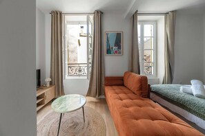 TV - Superbe studio climatisé dans immeuble classé (Vichy)