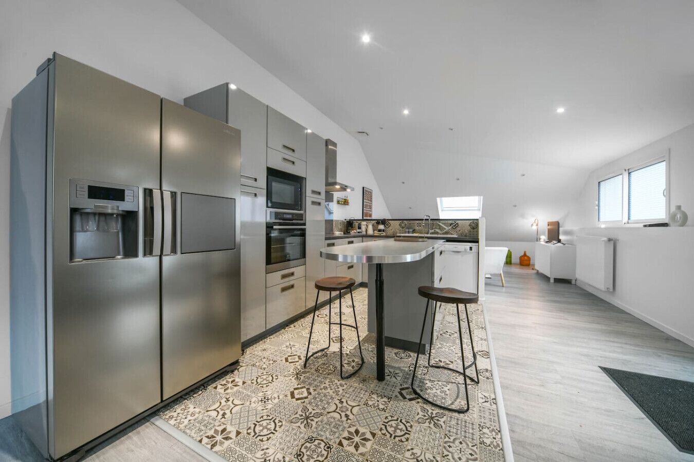 Kühlschrank, Mikrowelle, Ofen, Geschirrspüler