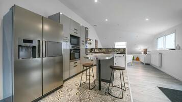 Fridge, microwave, oven, dishwasher