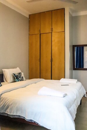 Decoración personalizada, muebles diferentes y wifi gratis 
