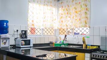 Deluxe-Apartment | Eigene Küche | Kühlschrank, Mikrowelle, Geschirrspüler, Kochgeschirr/Geschirr/Besteck