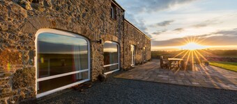 The Outbuildings - sleeps 14 guests  in 7 bedrooms