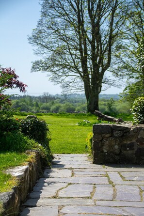 Property grounds - Glasfryn Fawr - sleeps 10 guests in 5 bedrooms (Pwllheli)