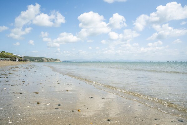 Beach - The Coach House - sleeps 10 guests  in 5 bedrooms (Pwllheli)