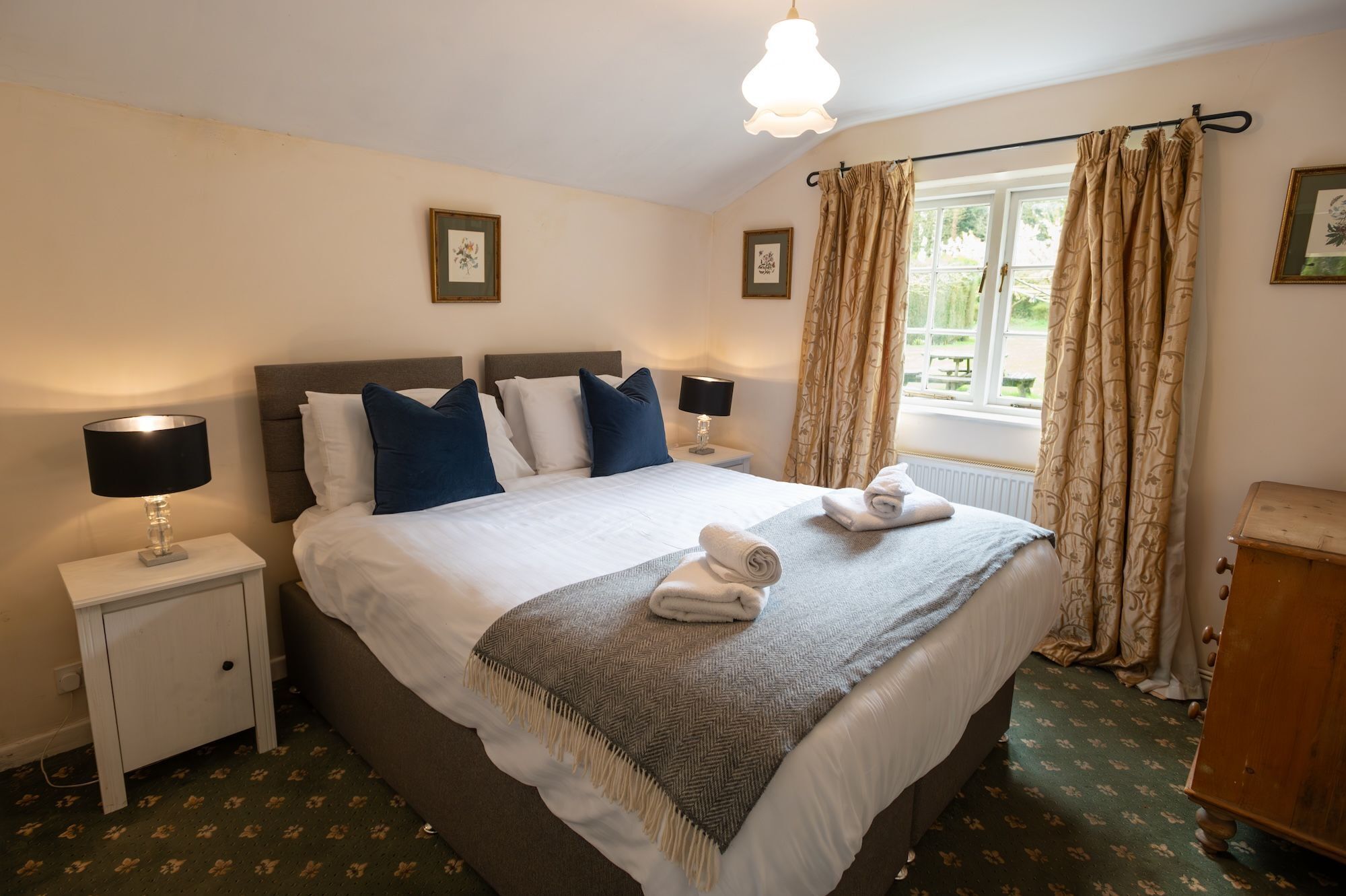 3 bedrooms, WiFi, bed sheets