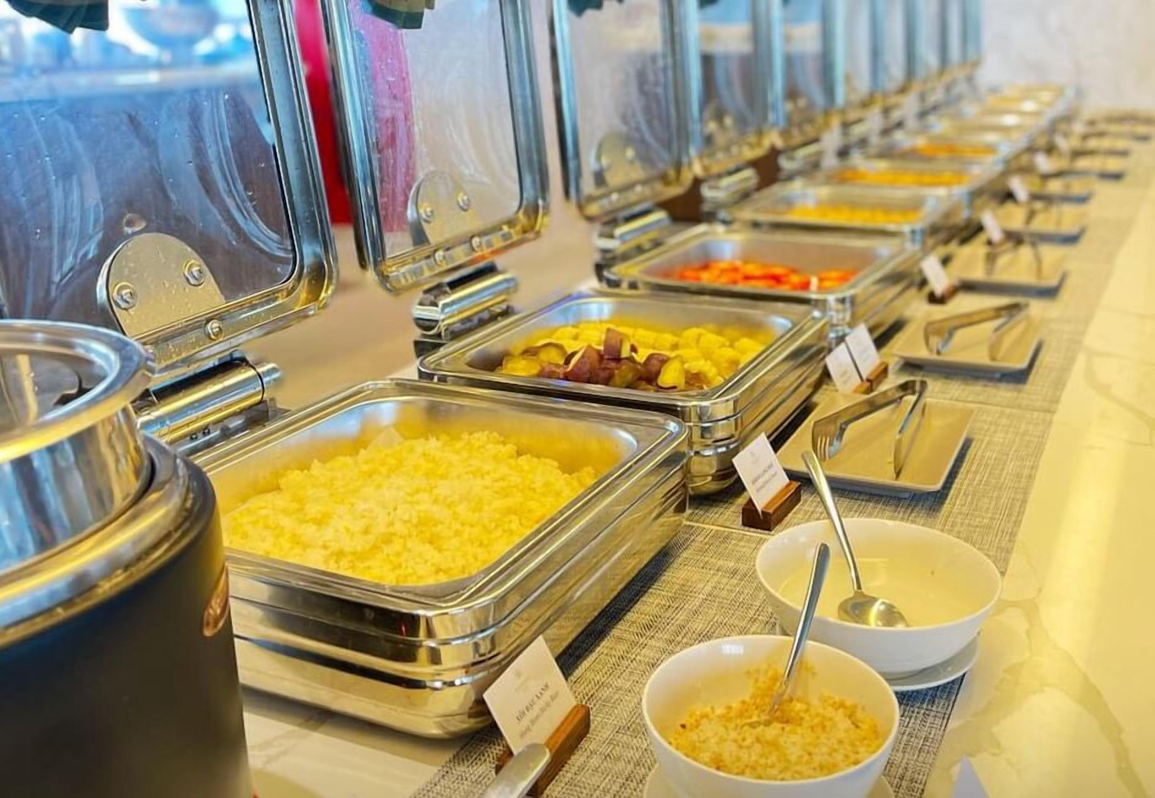 Desayuno buffet todos los días (con cargo)