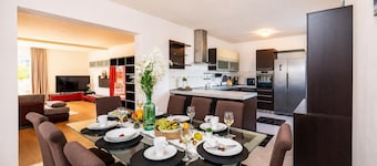 Villa Maslina - Four Bedroom Villa, Sleeps 8