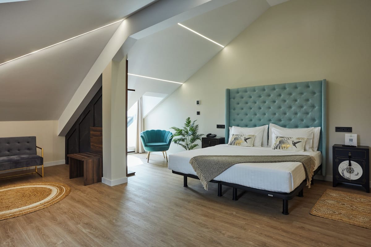 Studio Deluxe | Phòng cách âm, truy cập Internet không dây miễn phí, bộ trải giường 