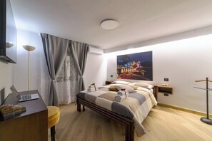 1 chambre, coffres-forts dans les chambres, bureau