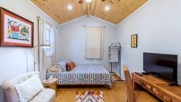 1 bedroom, iron/ironing board, travel crib, WiFi