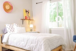 3 chambres, fer et planche à repasser, lit de bébé portatif, Wi-Fi