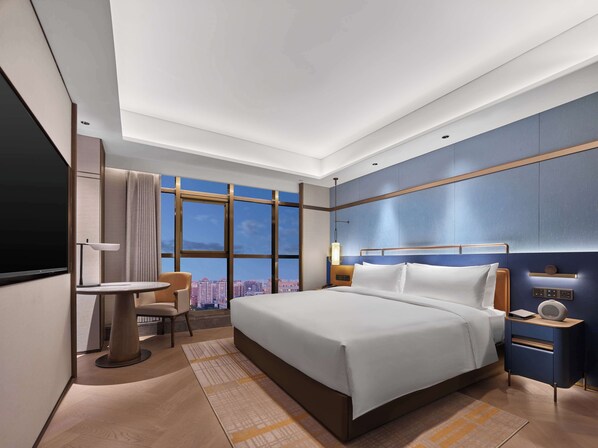 Suite, 1 King Bed (Ambassador) | In-room safe, individually decorated, individually furnished, desk - Doubletree By Hilton Beijing East Third Ring Road (Beijing)