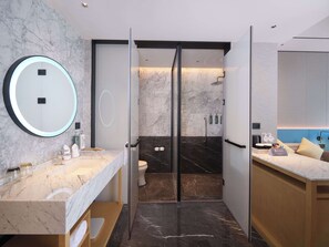 Badkamer met douche
