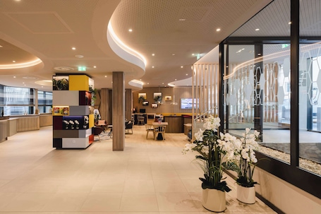 Lobby. Hampton By Hilton Vienna City West