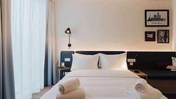 Room, 1 Queen Bed, Accessible | In-room safe, desk, blackout drapes, soundproofing