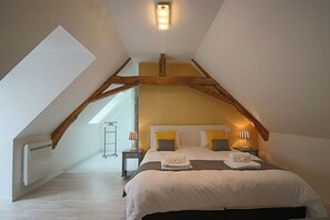 8 habitaciones, tabla de planchar con plancha y wifi gratis