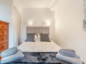 3 bedrooms, free WiFi, bed sheets