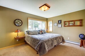 2 bedrooms, WiFi, bed sheets - Big Sky Condo: Half Mi to Base! (Big Sky)