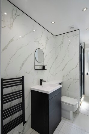 Bathroom - Haven Heights International (Blackpool)