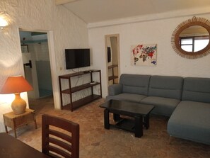 Een smart-tv en een kantoor