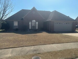 Exterior - Encie’s Estate (Memphis)