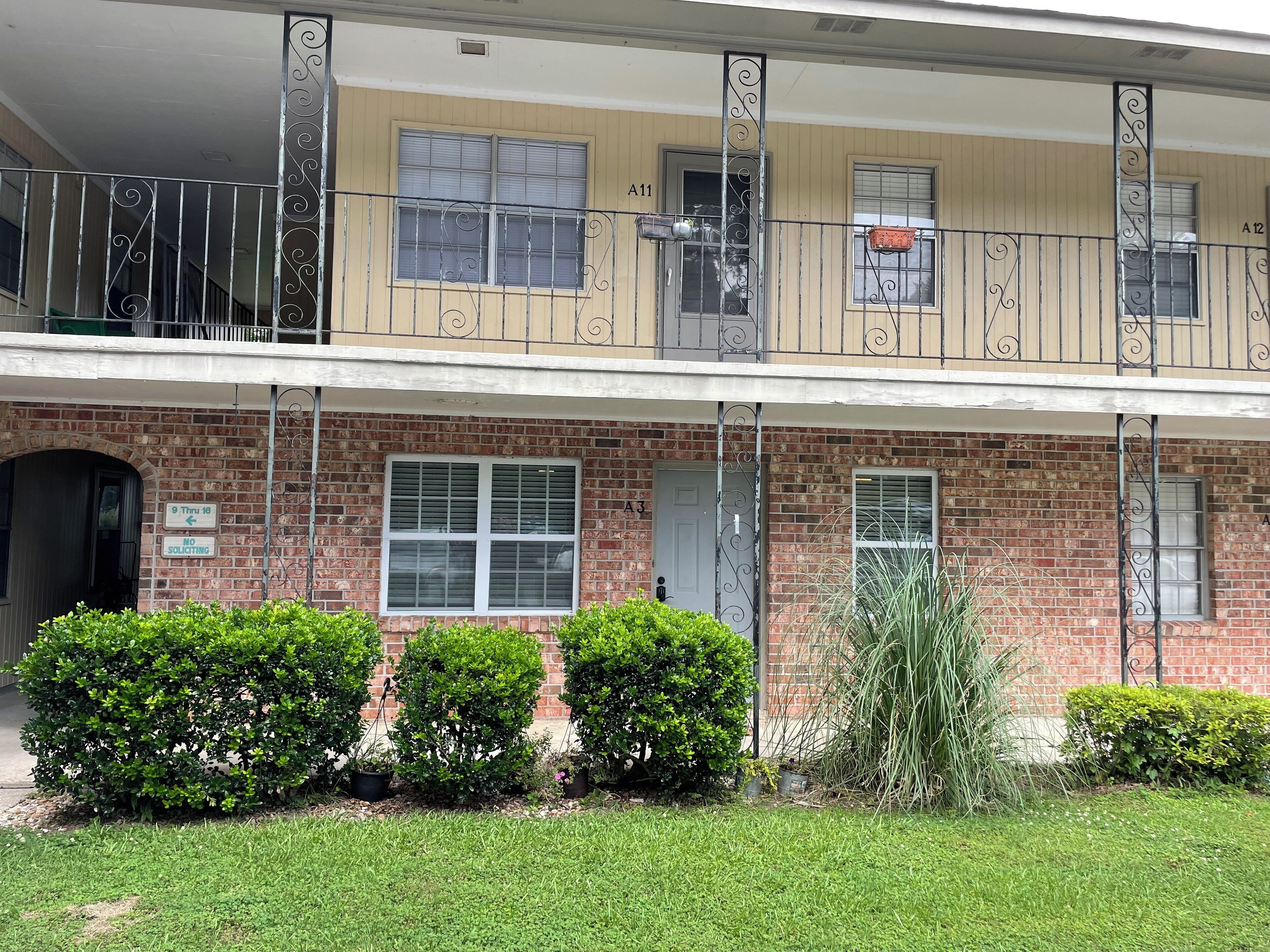 Central Cozy Renovated Hanahan Condo