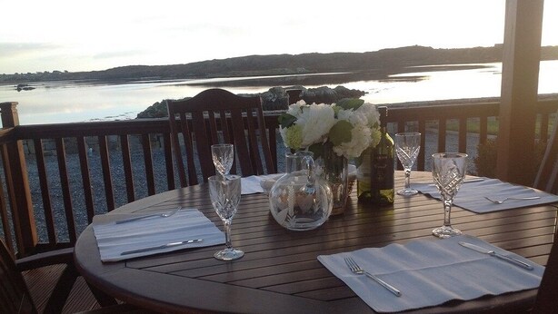 Apartment - 4 Bedroom Holiday Home Overlooking the sea in Connemara (Costelloe)