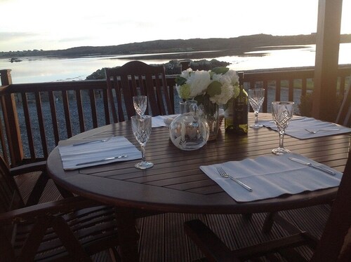 4 Bedroom Holiday Home Overlooking the sea in Connemara